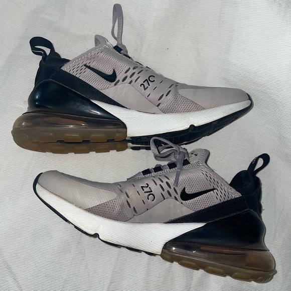 Nike Shoes - Nike Air Max 270